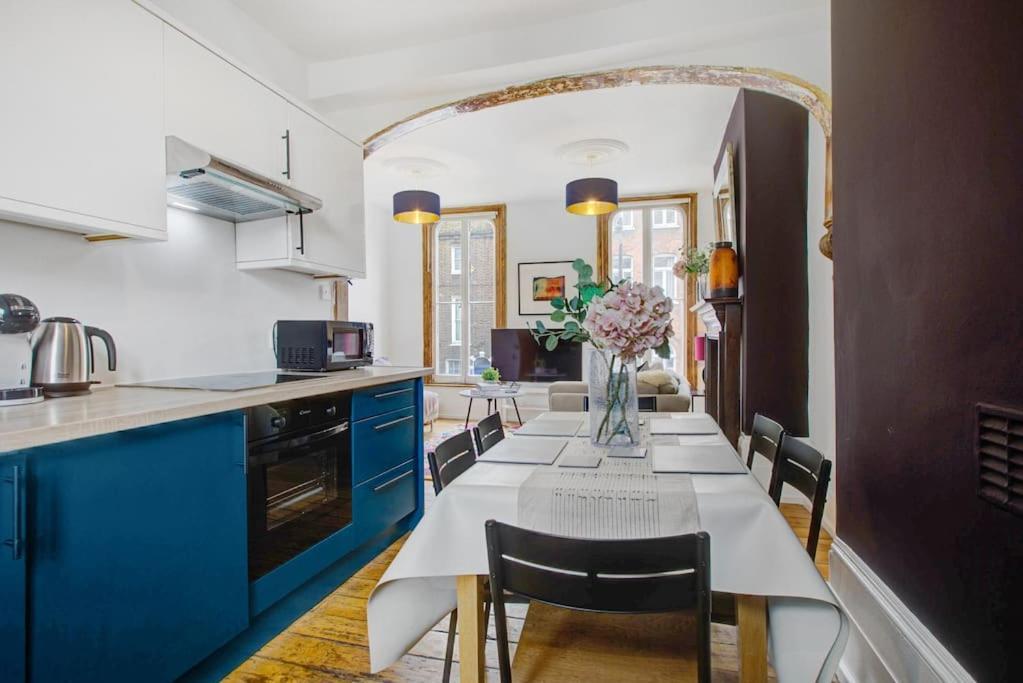 Stylish Townhouse, Perfect For Large Groups, Convenient Public Transport Links, Close To Tower Bridge And Liverpool Street *