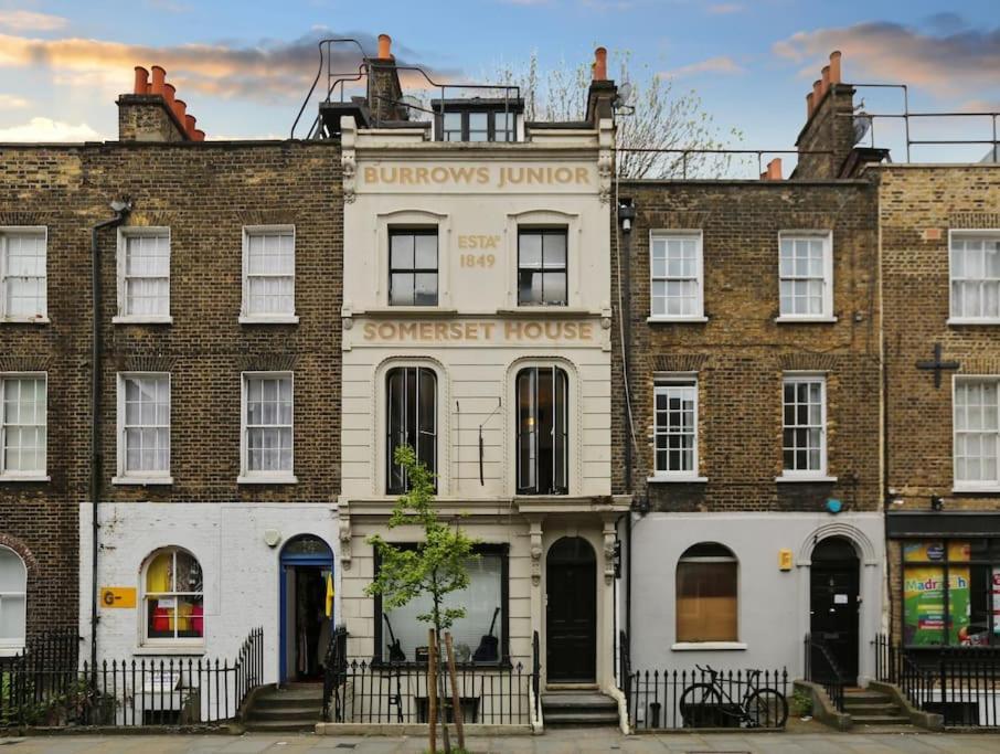 Apartment Stylish Townhouse, Perfect For Large Groups, Convenient Public Transport Links, Close To Tower Bridge And Liverpool Street *