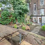Stylish London Townhouse, Perfect For Large Groups, Convenient Public Transport Links, Close To Tower Bridge And London Liverpool Street