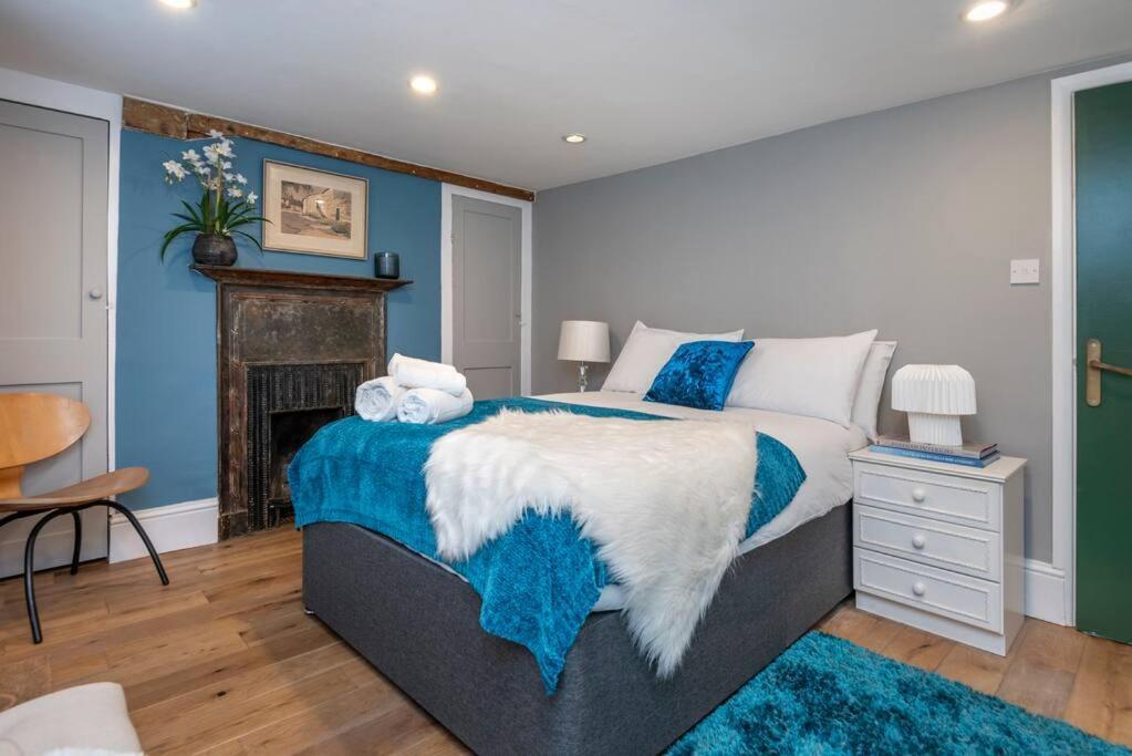 Stylish Townhouse, Perfect For Large Groups, Convenient Public Transport Links, Close To Tower Bridge And Liverpool Street *