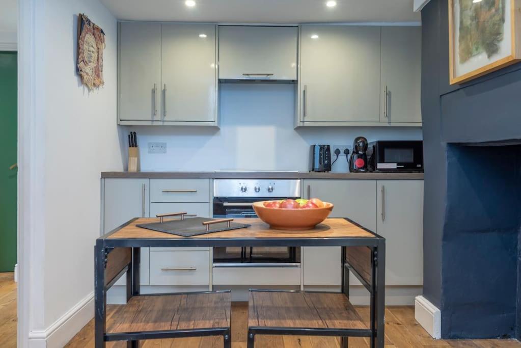 Appartamento Stylish Townhouse, Perfect For Large Groups, Convenient Public Transport Links, Close To Tower Bridge And Liverpool Street