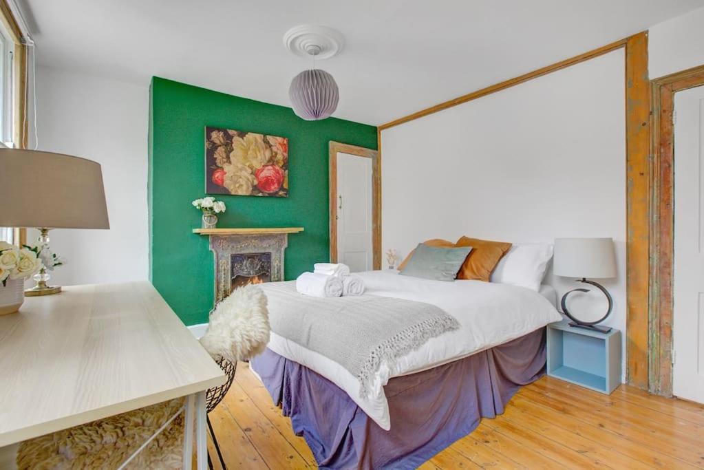 Appartamento Stylish Townhouse, Perfect For Large Groups, Convenient Public Transport Links, Close To Tower Bridge And Liverpool Street