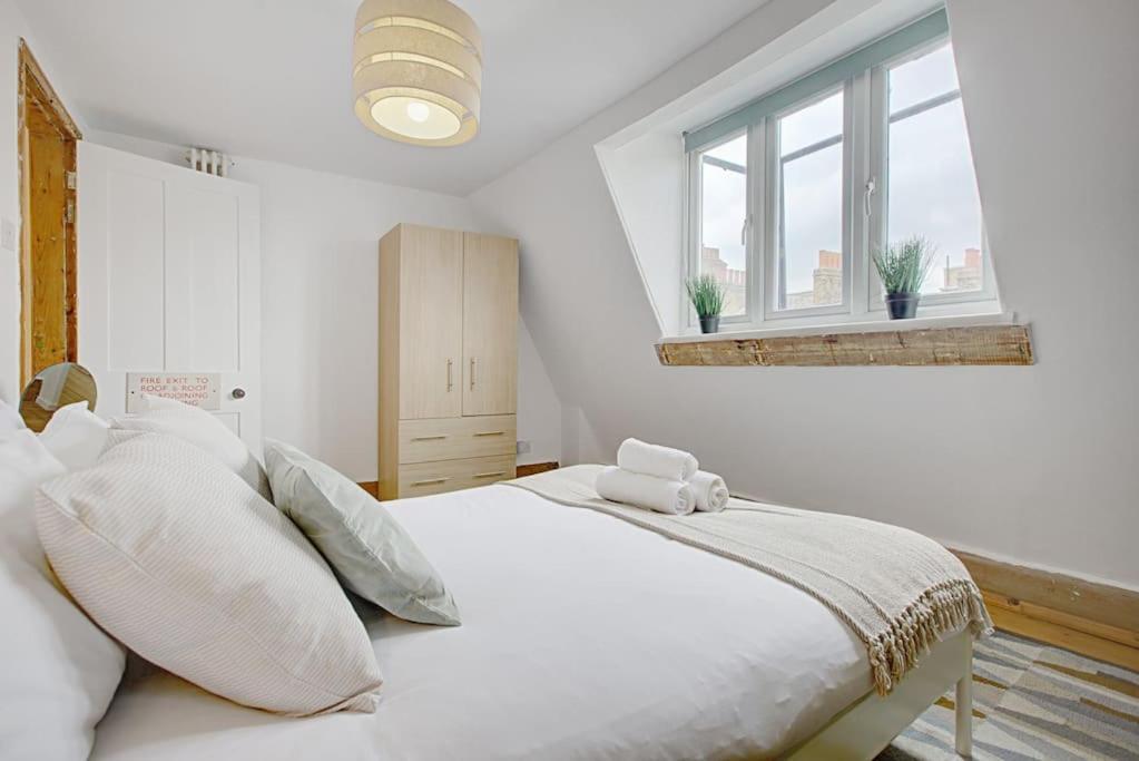 Appartamento Stylish Townhouse, Perfect For Large Groups, Convenient Public Transport Links, Close To Tower Bridge And Liverpool Street *