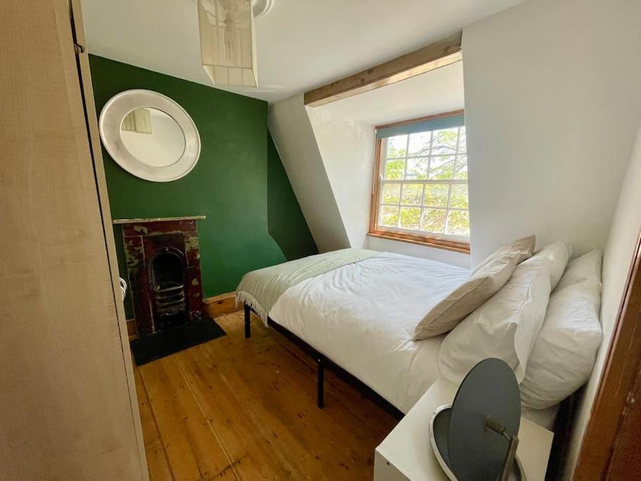 Stylish Townhouse, Perfect For Large Groups, Convenient Public Transport Links, Close To Tower Bridge And Liverpool Street *
