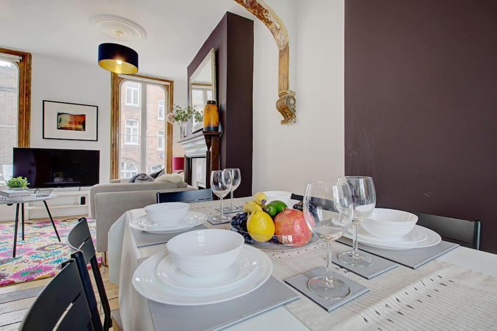Stylish Townhouse, Perfect For Large Groups, Convenient Public Transport Links, Close To Tower Bridge And Liverpool Street Londra