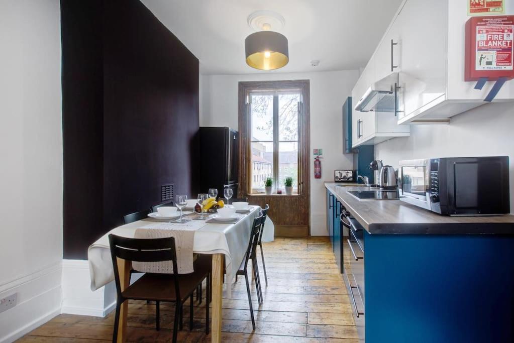 Stylish Townhouse, Perfect For Large Groups, Convenient Public Transport Links, Close To Tower Bridge And Liverpool Street * Londra