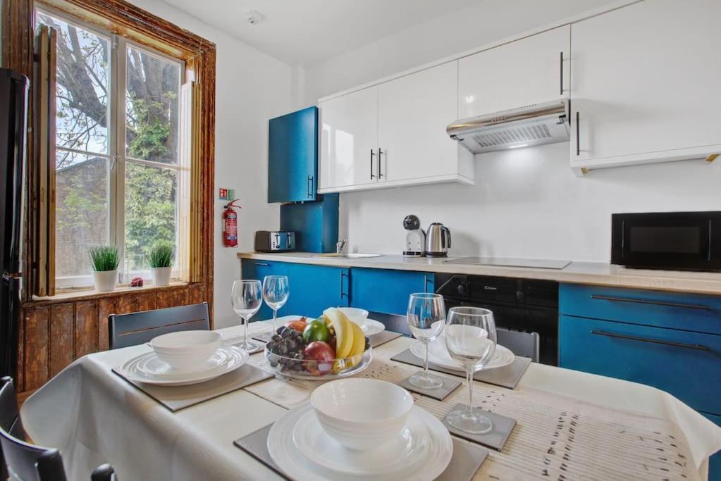 Appartamento Stylish Townhouse, Perfect For Large Groups, Convenient Public Transport Links, Close To Tower Bridge And Liverpool Street *